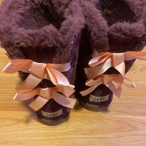 Teen Ugg’s size 4